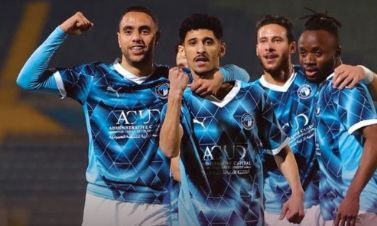 بيراميدز يُحفز لاعبيه بـ مكافأت قوية للفوز بالكأس