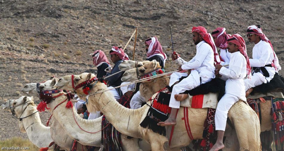 «الهجانة» يحيون تقاليد العيد على أنغام الهجيني
