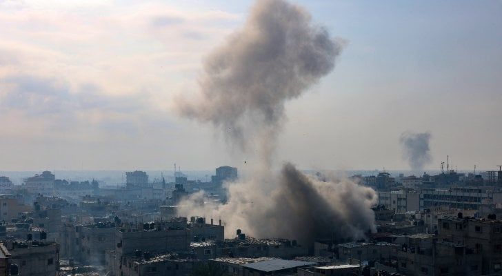 سقوط 5 شهداء في قصف الاحتلال الإسرائيلي على غزة وخان يونس