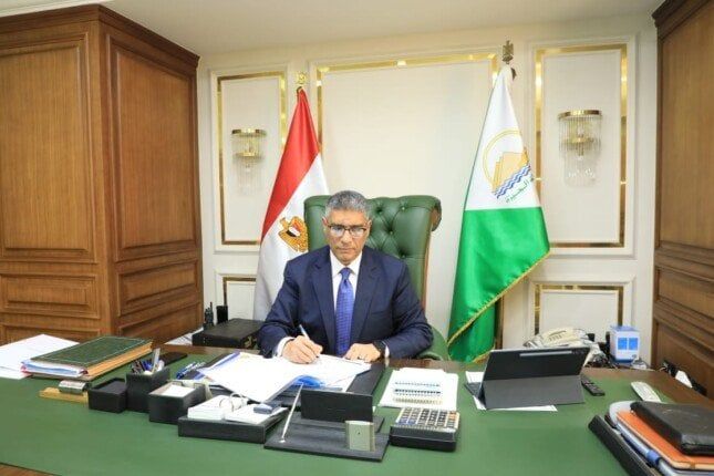 محافظ الغربية يهنئ قداسة البابا تواضروس الثاني والإخوة الأقباط بمناسبة عيد القيامة المجيد