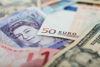 لندن.. ارتفاع البورصة البريطانية وأداء متباين للجنيه الإسترليني