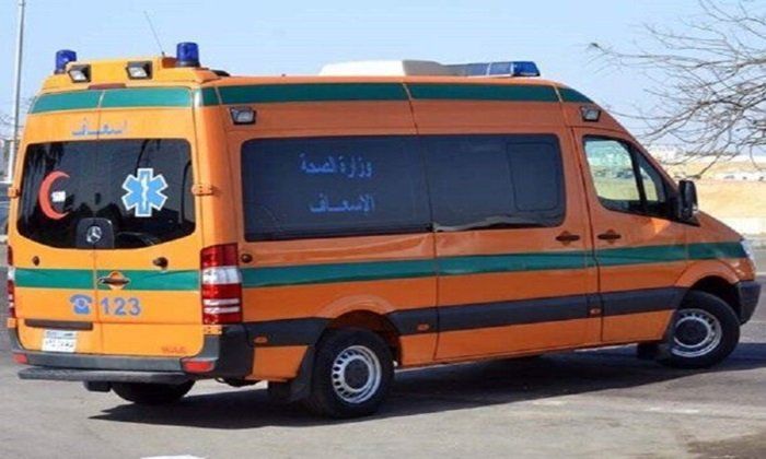 العربية انقلبت عليهم.. إصابة 5 عمال في انقلاب نصف نقل بزراعي المنيا