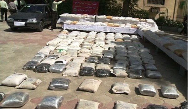 7 قضايا.. ضربات متتالية ضد تجار المخدرات والأسلحة في دمياط وأسوان
