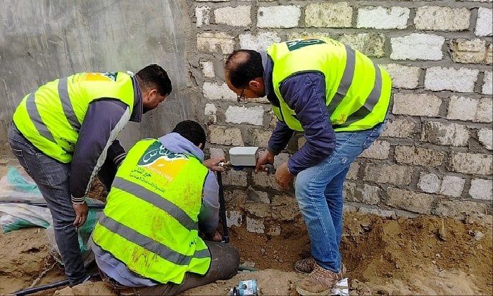 بوصلات مياه مجانية ومساعدات للفتيات اليتيمات.. «خير للناس» تواصل قوافلها الخيرية بقرى البحيرة