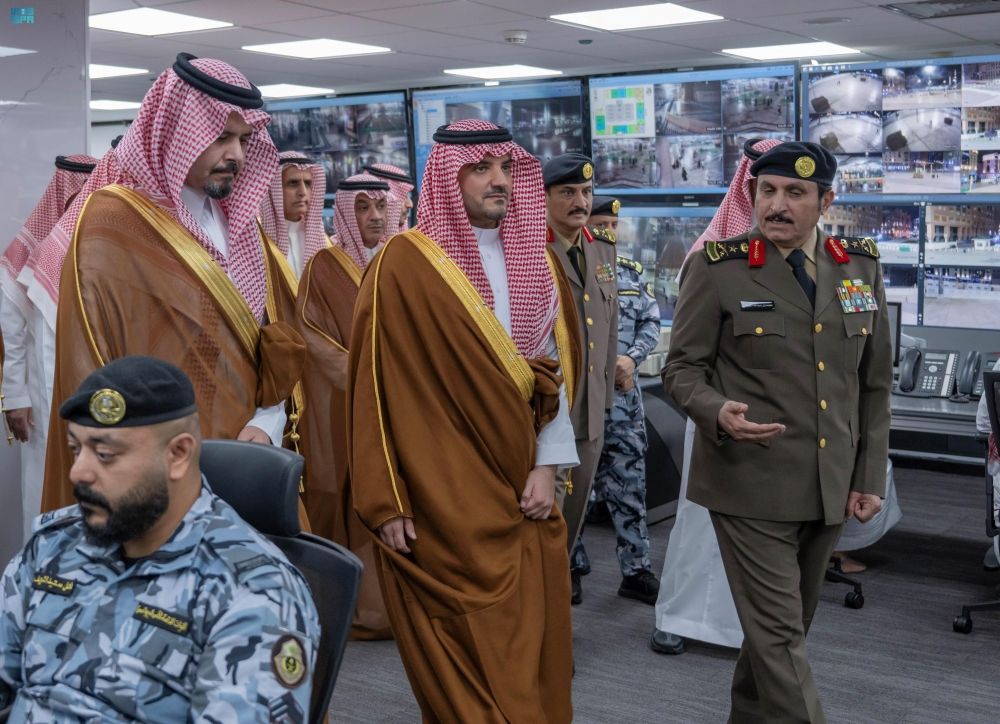وزير الداخلية يتابع سير العمل في مركز عمليات أمن المسجد النبوي الشريف - واس