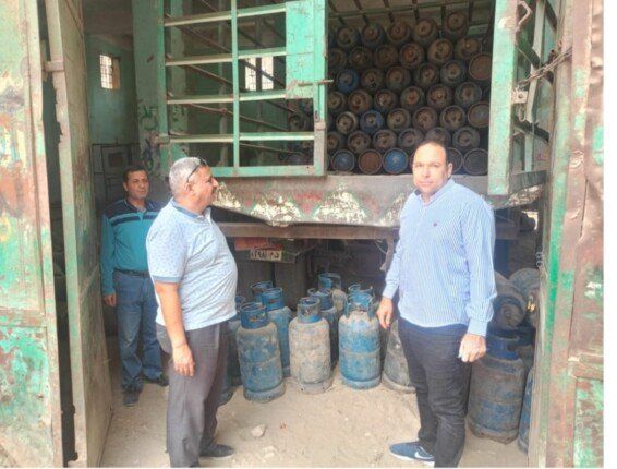 ضبط 160 طن أسمدة زراعية مقلدة ومغشوشة و8 طن دقيق بلدي مدعم بالجيزة