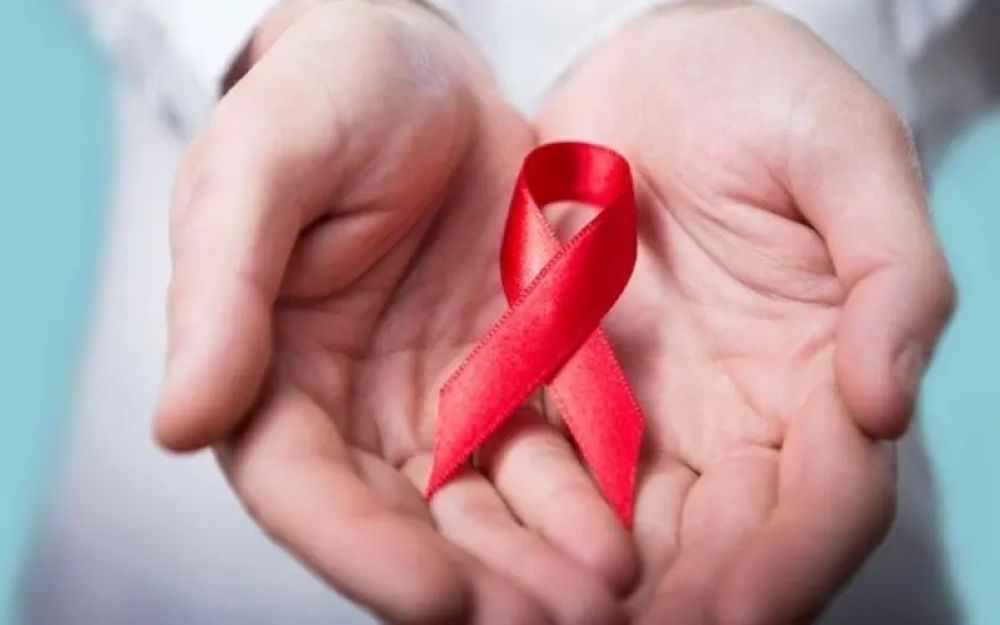 أغلبهم ذكور.. الصحة: 10 آلاف متعايش مع الإيدز يتلقون العلاج بالمملكة