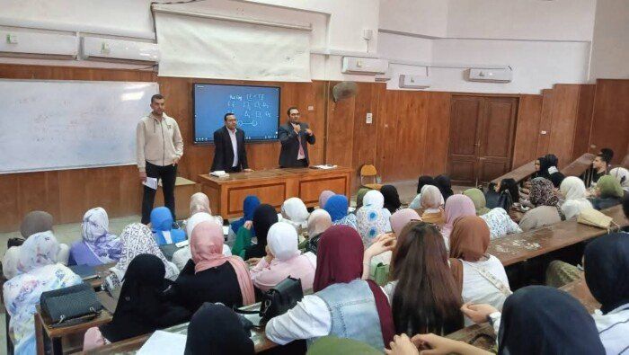 «التوعية بالمبادئ الأساسية لحقوق الإنسان في الدستور المصري».. ندوة بتجارة بنها