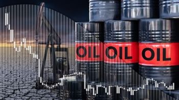 مستهل التعاملات الآسيوية.. أسعار النفط تنخفض بأكثر من دولارين