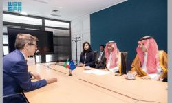 وزير الصناعة يبحث في باريس