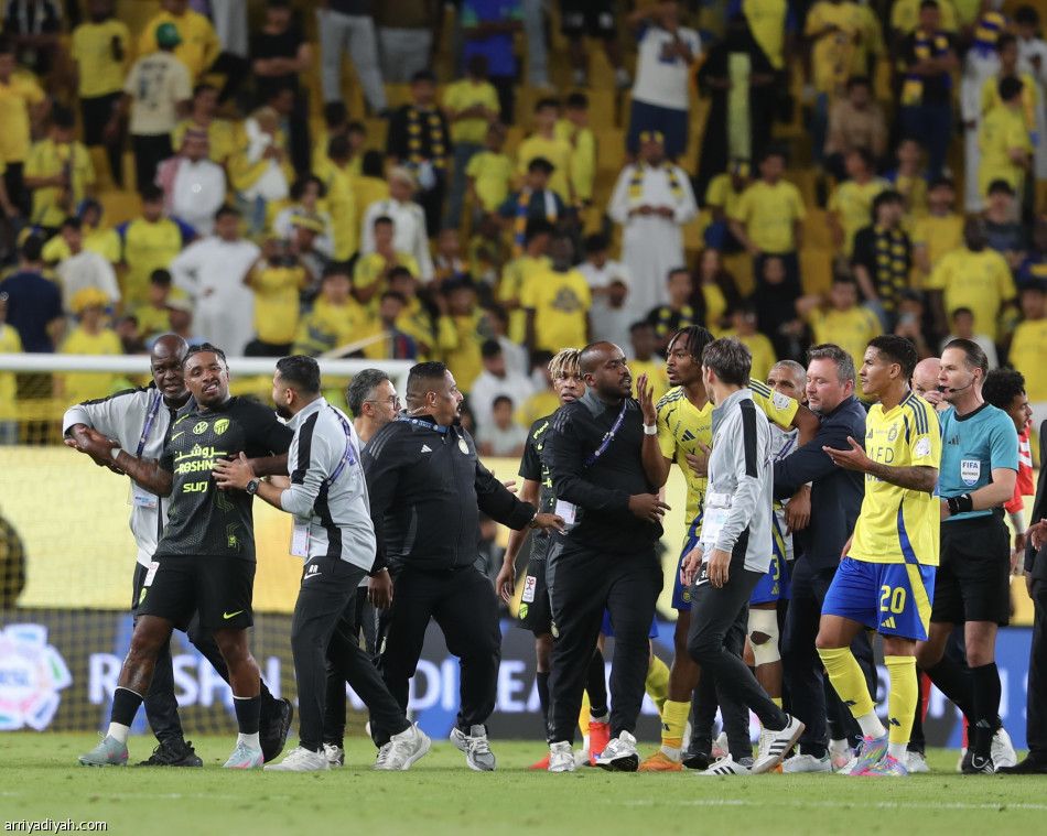 أحداث «الكلاسيكو».. بدأت بهجمة ديابي وانتهت بـ 3 بطاقات