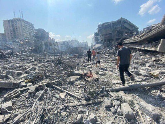 وزارة الصحة بغزة: ارتفاع حصيلة ضحايا العدوان الإسرائيلي إلى 52 ألفا و810 شهداء