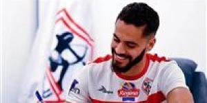 شوبير يوضح حقيقة مفاوضات الأهلي لضم المغربي محمود بنتايج لاعب الزمالك - عرب فايف