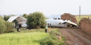 4 جرحى نتيجة اصطدام طائرة مدنية خاصة بجدار سياج مطار فاس بالمغرب أثناء هبوطها - عرب فايف