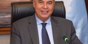 محافظ الاسكندرية فى تهنئته لعمال مصر - عرب فايف