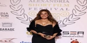 شيري عادل تتصدر التريند بسبب فستانها الجريء في حفل ختام مهرجان الإسكندرية - عرب فايف