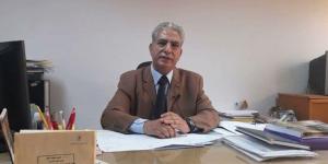 بعد اختياره عميدا لكلية الآثار.. رئيس جامعة القاهرة يهنئ الدكتور محسن صالح - عرب فايف