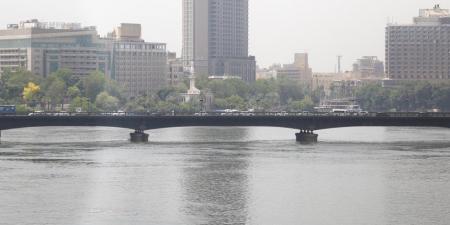 خطر العاصفة الترابية يزول ودرجات الحرارة تنخفض والرياح نشطة - عرب فايف