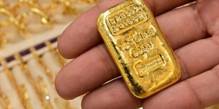 سعر الذهب يتراجع ليسجّل 3233 دولارًا للأونصة وسط مؤشرات على تقدم محتمل في محادثات التجارة - عرب فايف