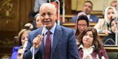 مصطفى بكري مهاجما ترامب بعد تصريحاته بشأن قناة السويس: «هو أنت كنت بتحفر معنا واحنا مش واخدين بالنا» - عرب فايف
