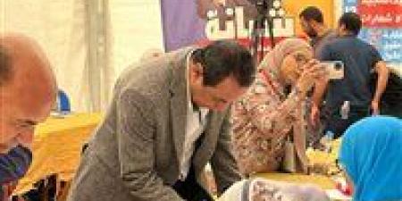 اللجنة المشرفة تطالب الحضور بسرعة التسجيل فى الكشوف لاكتمال النصاب - عرب فايف