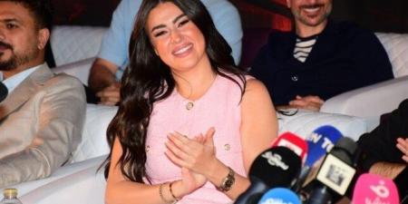 ميرنا نور الدين تحتفل بمسلسلها الجديد «أنا أنت.. إنت مش أنا» مع معتصم النهار (صور) - عرب فايف