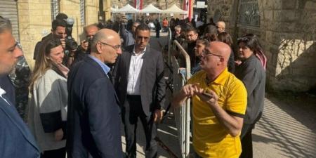 الحجار وصل إلى سراي بيت الدين ووجّه بتسريع وتيرة عملية تسليم صناديق الاقتراع - عرب فايف