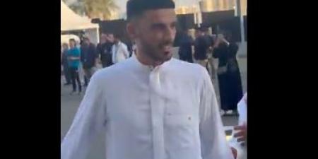 موقف مميز من عمر السومة تجاه الأهلي قبل مباراة كواساكي  - عرب فايف