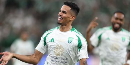 جالينو ذو القدم الذهبية التي مهدت طريق الأهلي للمجد الآسيوي  - عرب فايف