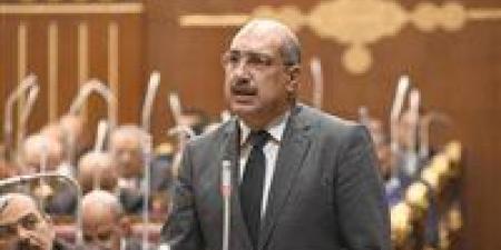 رئيس برلمانية الشعب الجمهوري بالشيوخ: "حبى الله مصر برئيس متدين تصدي للجماعات الإرهابية" - عرب فايف