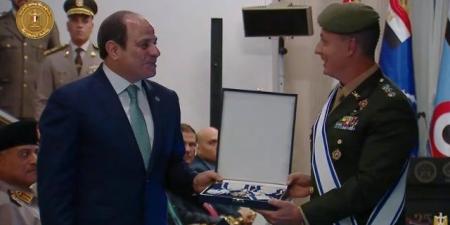 الرئيس السيسي يشهد افتتاح بطولة العالم العسكرية للفروسية الـ25 بالعاصمة الإدارية - عرب فايف