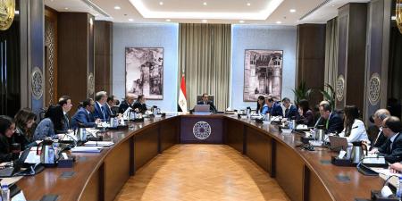رئيس الوزراء يتابع مستجدات الموقف الحالي لبرنامج الطروحات الحكومية - عرب فايف