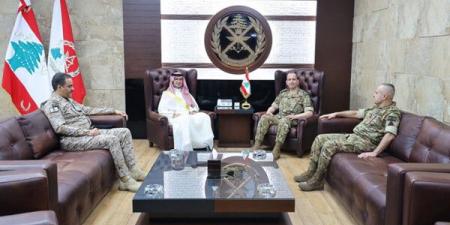 قائد الجيش استقبل السفير السعودي وبحث معه الاوضاع العامة في لبنان والمنطقة - عرب فايف