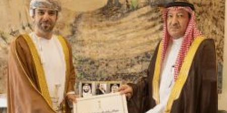 نائب وزير الخارجية يتسلّم أوراق اعتماد سفير عُمان - عرب فايف