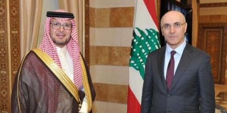 الحجار وبخاري بحثا في تعزيز التعاون والتنسيق بين الجهات المعنية في السعودية ووزارة الداخلية - عرب فايف