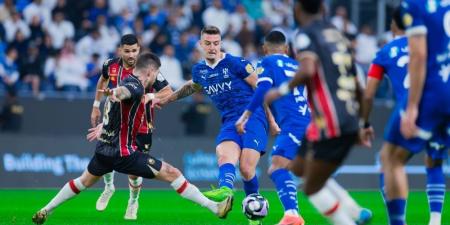 غداً.. الهلال يواجه الرائد في صراع القمة والهبوط - عرب فايف