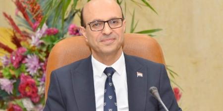 تجديد تعيين مدير مستشفى أم القصور ورئيس قسم بكلية علوم الرياضة - عرب فايف