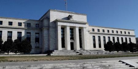الفيدرالي الأميركي يبقي على أسعار الفائدة دون تغيير - عرب فايف