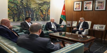حسان يشيد بتخصيص الكهرباء الأردنية 5% من أرباحها لدعم قطاعات الصحة والتعليم والنقل العام - عرب فايف