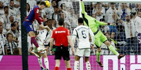 هيرنانديز هيرنانديز يدير الكلاسيكو المقبل بين برشلونة وريال مدريد - عرب فايف