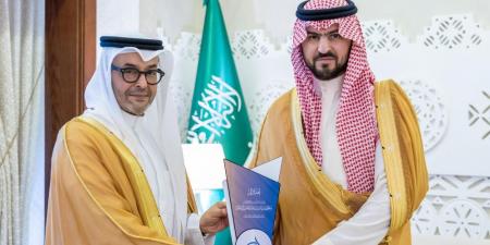 نائب أمير الشرقية يستقبل رئيس وأعضاء مجلس إدارة جمعية "دارك" - عرب فايف