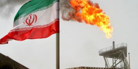 الولايات المتحدة تستهدف النفط الإيراني رغم المحادثات مع طهران - عرب فايف