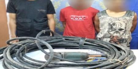 ضبط المتهمين بسرقة كابلات إنارة الطريق العام بحي منشية ناصر - عرب فايف