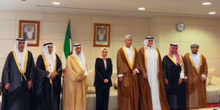 وزير (الشؤون) الكويتية: جمعيات وهيئات الهلال الأحمر الخليجية نموذج رائد في العمل الإنساني والإغاثي - عرب فايف