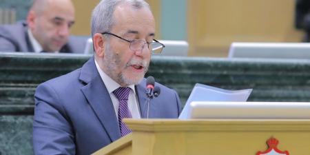 مشوقة يسأل حسان عن نظام الموارد البشرية وسبب التفاوت في امتيازات الموظفين #عاجل - عرب فايف