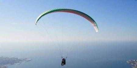 وفاة لبناني بعد سقوطه اثناء ممارسته رياضة الطيران الشراعي في جونية وسائق المظلة لاذ بالفرار - عرب فايف