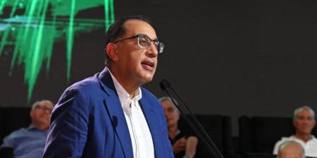 رئيس الوزراء يتفقد أعمال الإنشاءات بمحطة قناة السويس للحاويات - عرب فايف