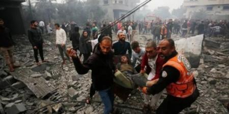 مصابون فلسطينيون في قصف للاحتلال استهدف منزلا شمال غزة - عرب فايف