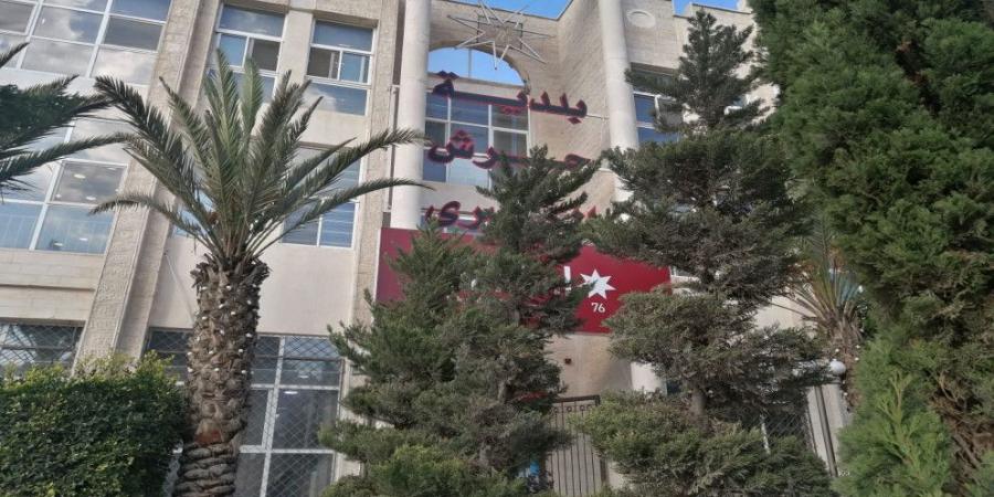 جرش: منح 167 شخصا رخصا مجانية للعمل داخل منازلهم  - عرب فايف