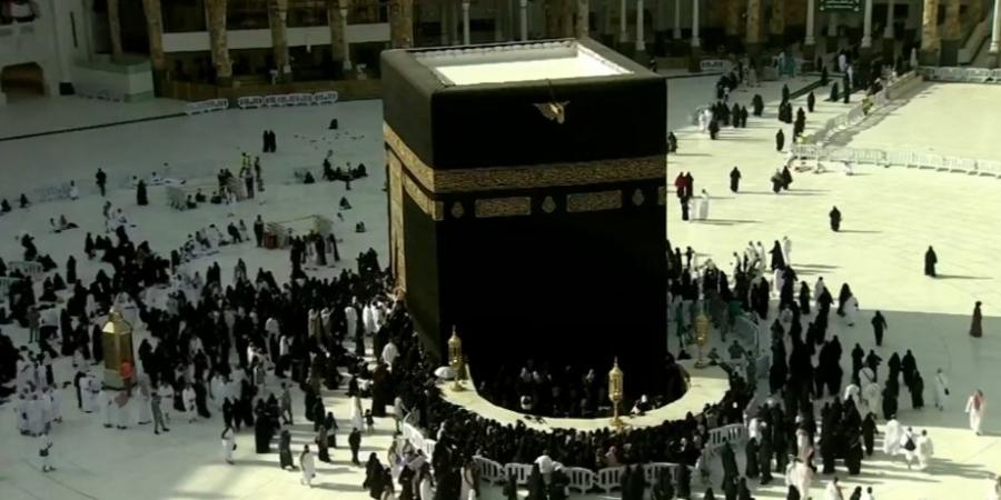 شاهد| الحرم بلا زحام مع بدء قرار منع دخول غير حاملي تأشيرة الحج - عرب فايف